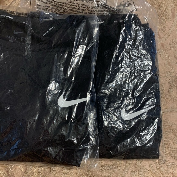 Men Nike Dri- Fit - Picture 6 of 6